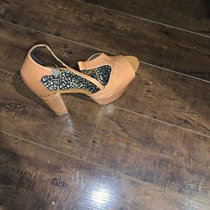 Platform Jessica Simpson Heel